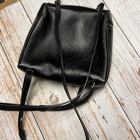 Leather backpack - Picture 2 of 3